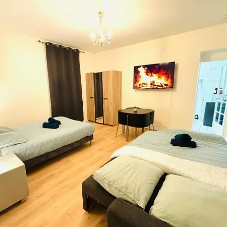 Monthiers Apartman *